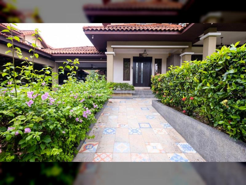 DOUBLE STOREY BUNGALOW JALAN PJU . LAMAN ARA , ARA DAMANSARA