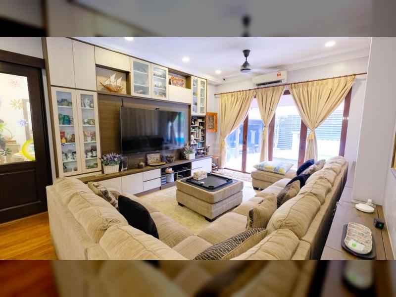 DOUBLE STOREY BUNGALOW JALAN PJU . LAMAN ARA , ARA DAMANSARA