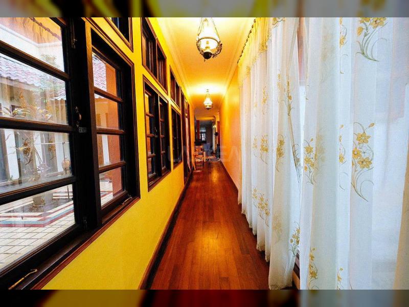 THE BIGGEST BUNGALOW IN DAMANSARA WITH 81,000 SQFT LAND AREA AND SEPARATE 3 STRUCTURE.. FREEHOLD !!! MUST VIEW TO BELIEVE