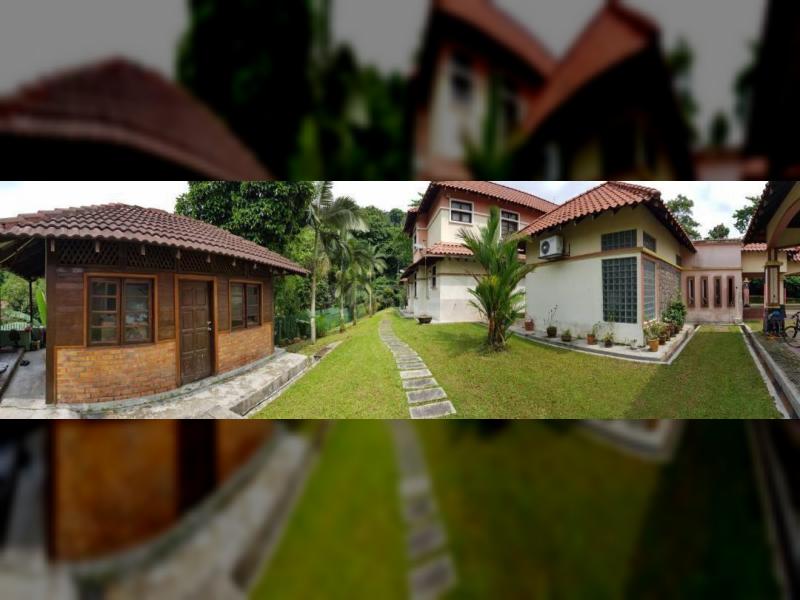 THE BIGGEST BUNGALOW IN DAMANSARA WITH 81,000 SQFT LAND AREA AND SEPARATE 3 STRUCTURE.. FREEHOLD !!! MUST VIEW TO BELIEVE