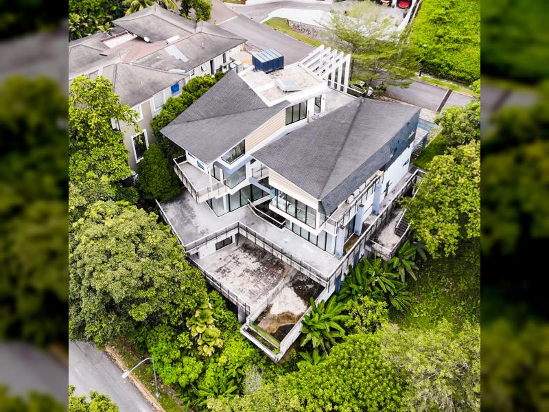 MODERN BUNGALOW COUNTRY HEIGHTS DAMANSARA WITH INFINITY POOL