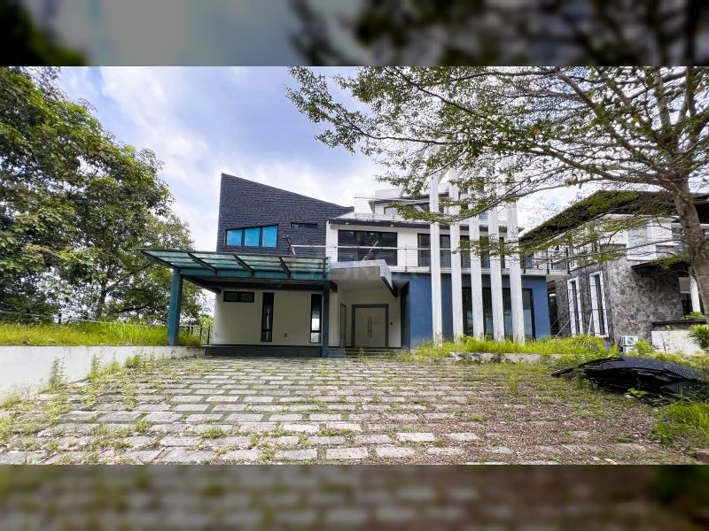 MODERN BUNGALOW COUNTRY HEIGHTS DAMANSARA WITH INFINITY POOL