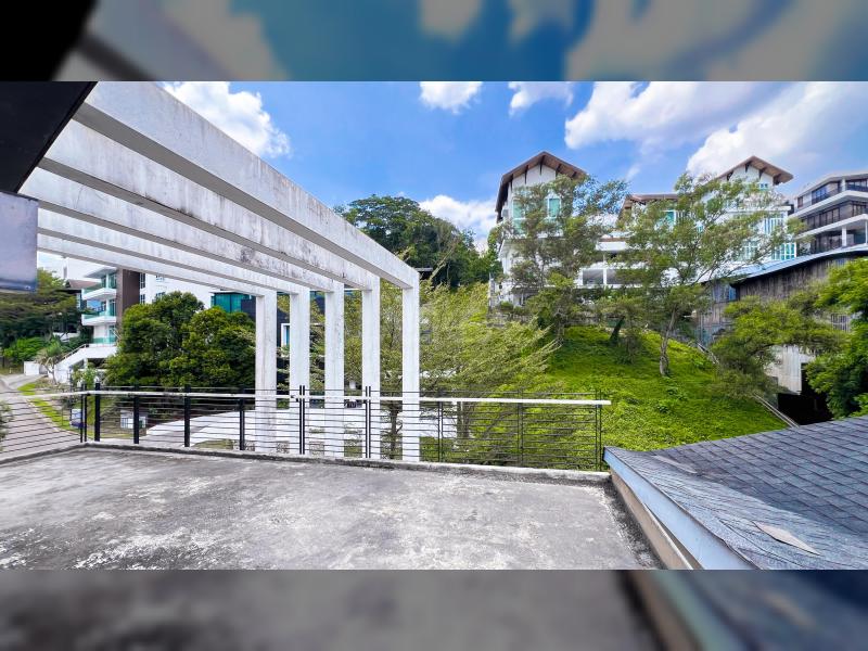 MODERN BUNGALOW COUNTRY HEIGHTS DAMANSARA WITH INFINITY POOL