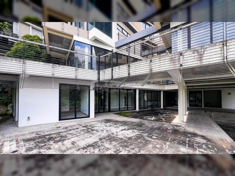 MODERN BUNGALOW COUNTRY HEIGHTS DAMANSARA WITH INFINITY POOL