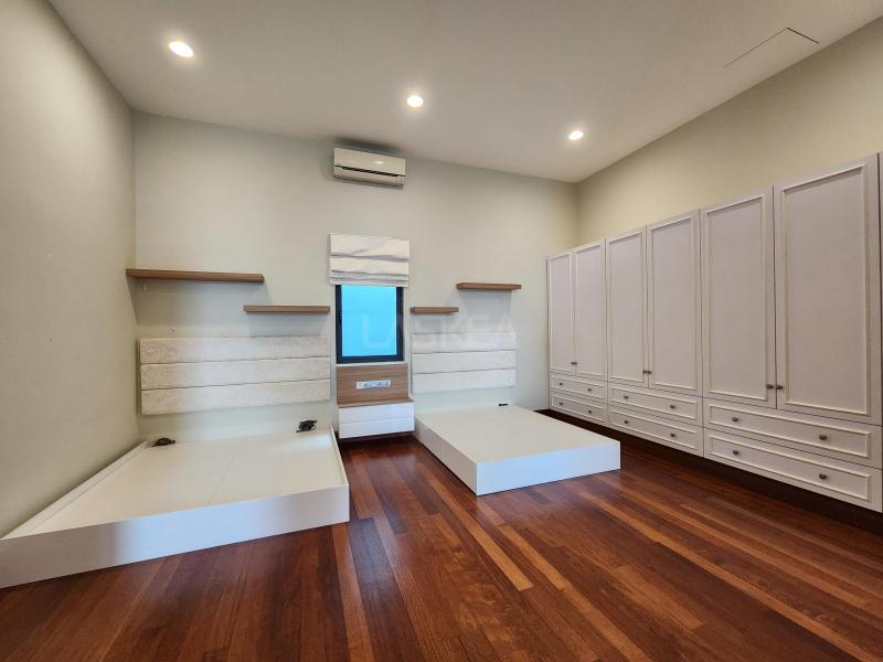 Seputeh Heights - 4 Storey Link Villa, Seputeh Kuala Lumpur. Below Market Price, Tastefully Renovated