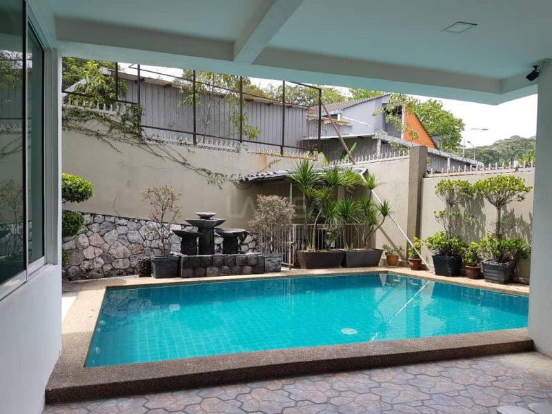 Bangsar, Bukit Bandaraya Juala Lumpur 2.5 Storey Renovated Bungalow Land Area 7,700sf Bu 7,100sf 7 Rooms 6 Baths RM5.5 Million Neg