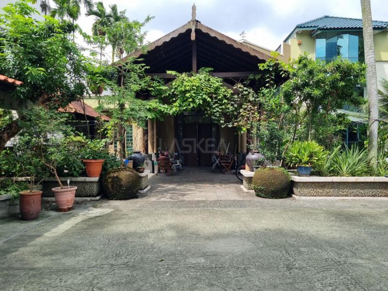 2.5 STOREY BUNGALOW Lorong Damai, Off Jalan Damai Keramat Kuala Lumpur