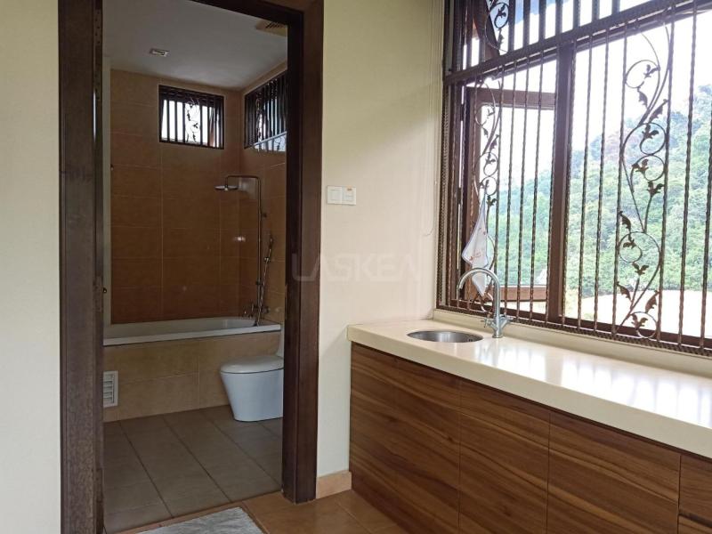 Facing Open Exclusive 3 Storey Bungalow The Peak Ampang For Sale