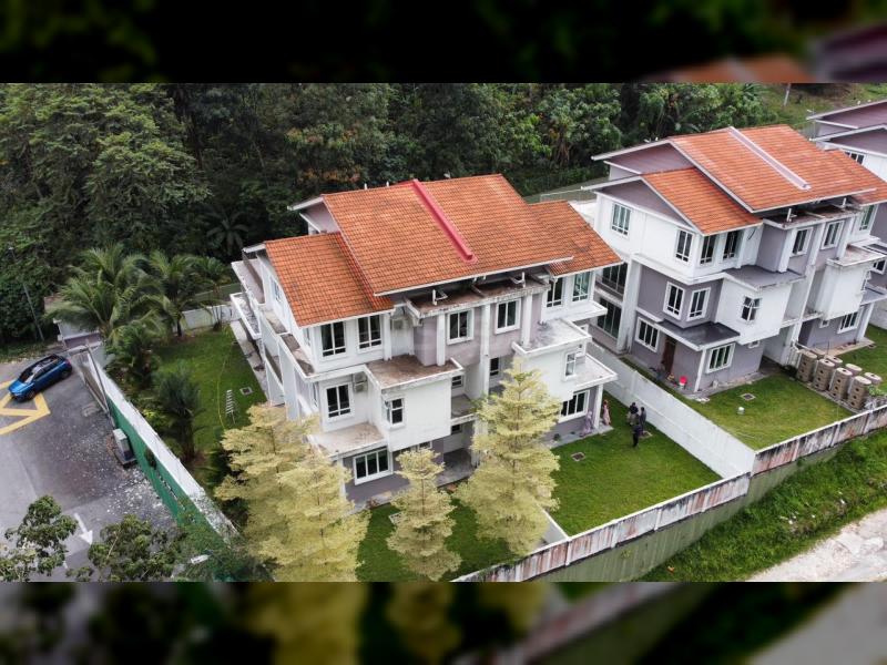 Corner Unit Brand New 3 Storey Semi D Villa Penchala in Kampung Sg Penchala KL