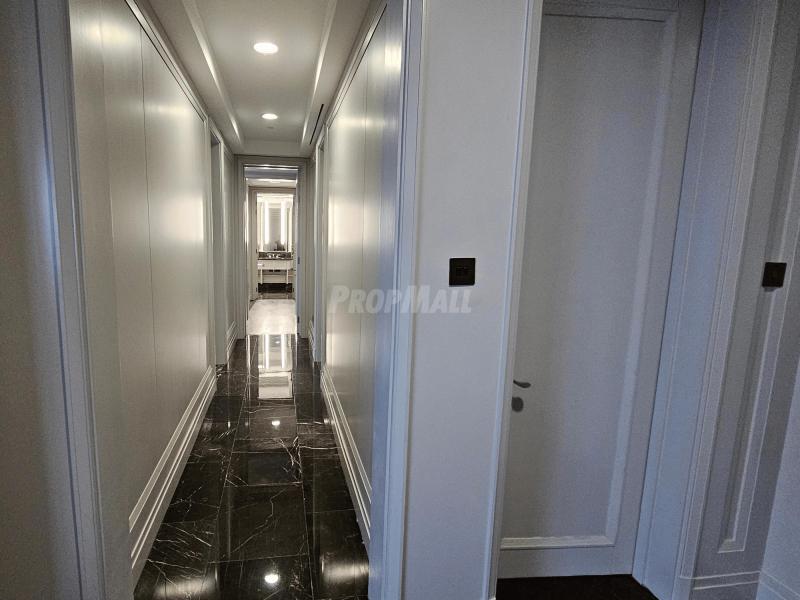 Prestigious St Regis Residence, KL Sentral, Kuala Lumpur - 2 Bedrooms For Sale
