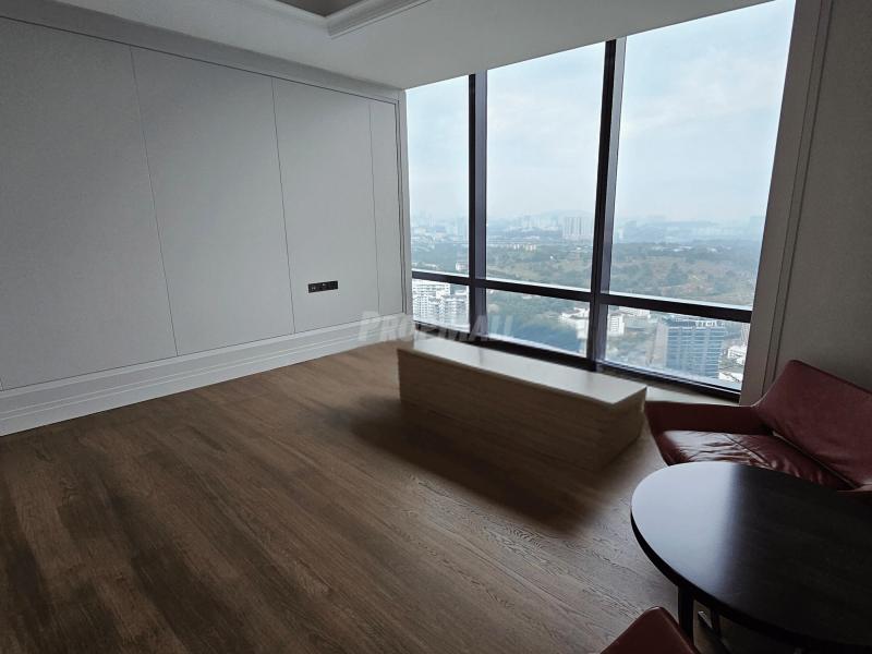 Prestigious St Regis Residence, KL Sentral, Kuala Lumpur - 2 Bedrooms For Sale