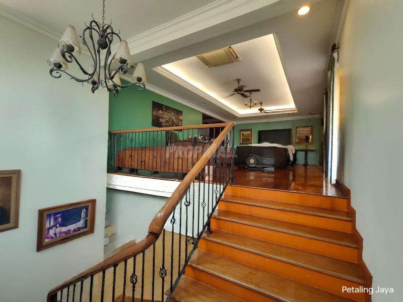 Freehold Bungalow with Huge Land Bukit Gasing, Petaling Jaya For Sale