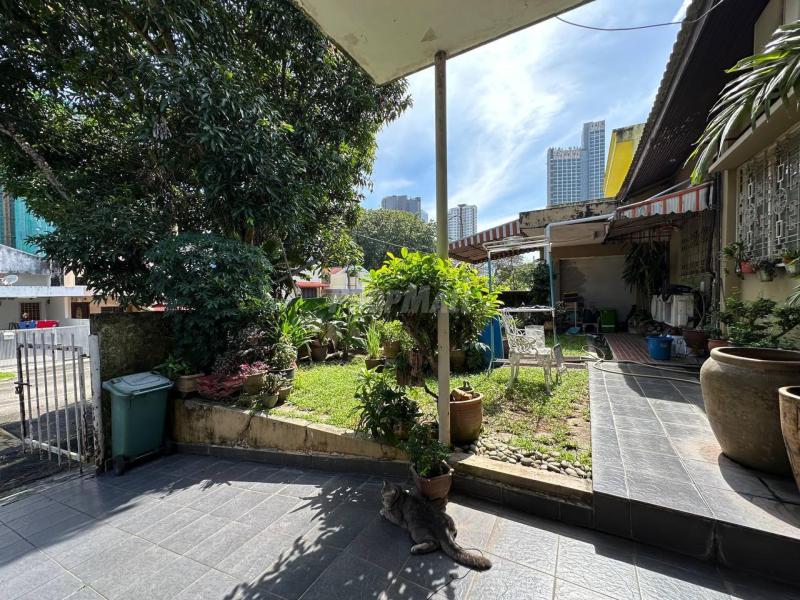 1-STOREY INTERMEDIATE LUCKY GARDEN @ BANGSAR FOR SALE !!!