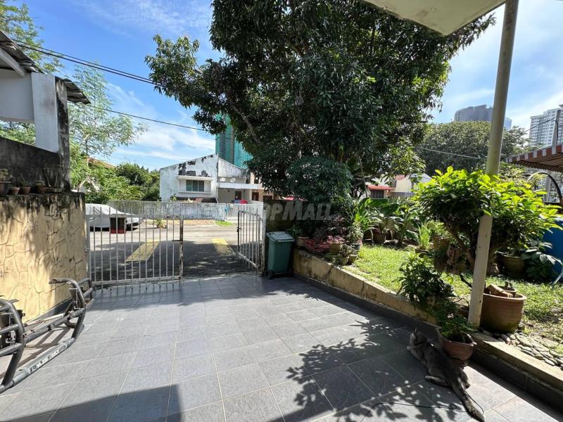 1-STOREY INTERMEDIATE LUCKY GARDEN @ BANGSAR FOR SALE !!!