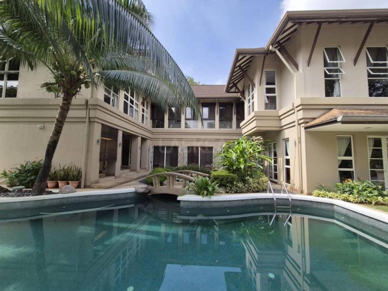 Bangsar Hill Bungalow, Kuala Lumpur | Modern Fully furnished Bungalow with huge Pool