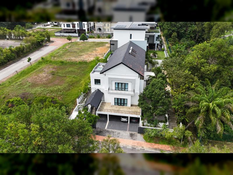 MODERN BUNGALOW GLENHILL SAUJANA - FULLY RENOVATED - NEAR ARA DAMANSARA