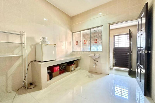1-STOREY INTERMEDIATE LUCKY GARDEN @ BANGSAR FOR SALE !!!